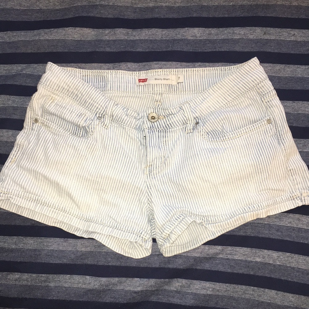 Levi jean Shorts